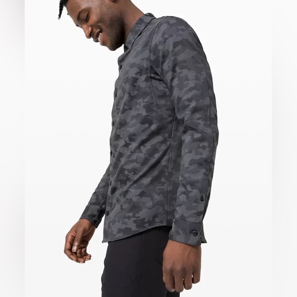 Lululemon Down to the Wire Men’s Camo Longsleeve Button-Up - Picture 4 of 9